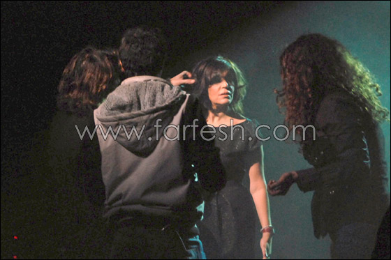 بالصور سميرة سعيد تقطع كعكة عيد ميلادها بجو ارهابي! صورة رقم 8 بالصور سميرة سعيد تقطع كعكة عيد ميلادها بجو ارهابي! صورة رقم 8