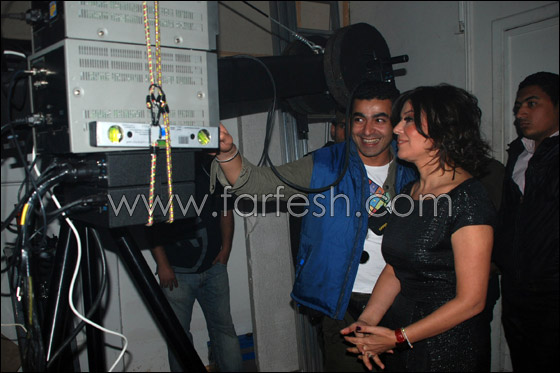 بالصور سميرة سعيد تقطع كعكة عيد ميلادها بجو ارهابي! صورة رقم 16 بالصور سميرة سعيد تقطع كعكة عيد ميلادها بجو ارهابي! صورة رقم 16