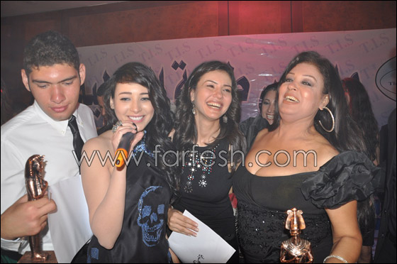 ساندي تقتنص جائزة أفضل فنانة وفيفي ترقص وسط الهتافات! صورة رقم 10 ساندي تقتنص جائزة أفضل فنانة وفيفي ترقص وسط الهتافات! صورة رقم 10