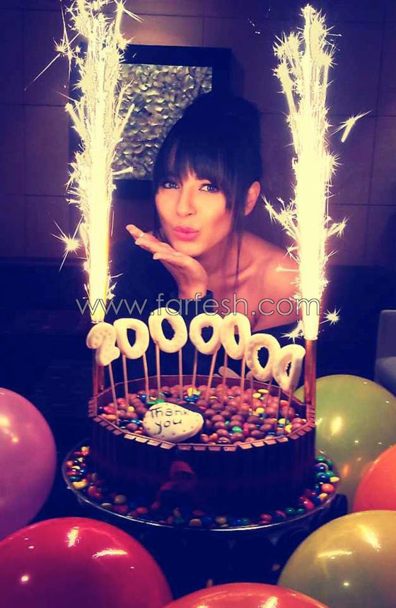 بالصور.. الفنانة ساندي تحتفل بكعكة الـ2 مليون! صورة رقم 3 بالصور.. الفنانة ساندي تحتفل بكعكة الـ2 مليون! صورة رقم 3