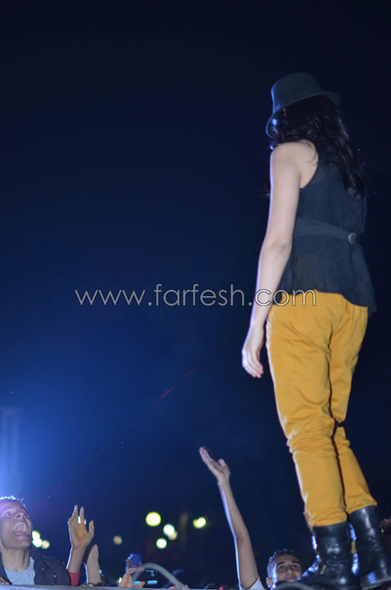 ساندي تشعل حماس أكثر من ثلاثة آلاف من جمهورها بالقاهرة صورة رقم 5 ساندي تشعل حماس أكثر من ثلاثة آلاف من جمهورها بالقاهرة صورة رقم 5