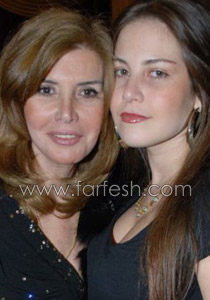 بعد انفصال شريف رمزي ومنة فهمي: ميرفت أمين تقفل هاتفها!! صورة رقم 1