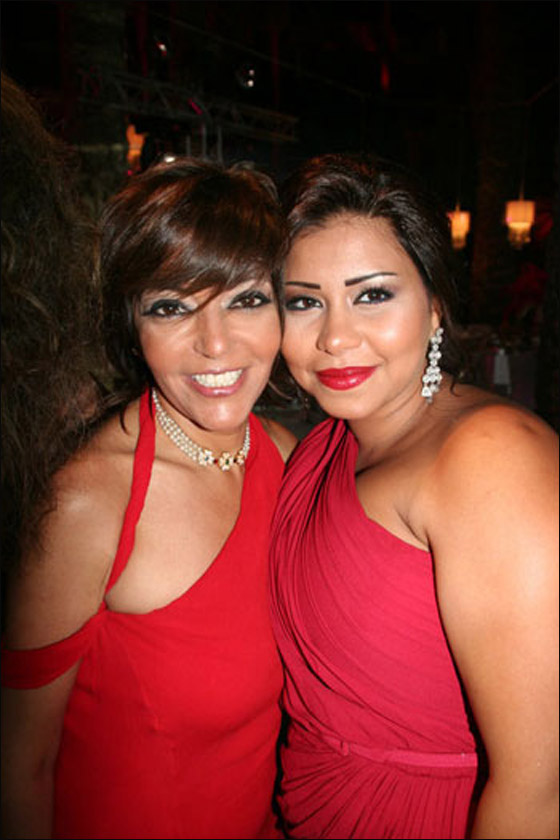 شيرين تنفي توقف نشاطها الفني بظهورها في حفلات الزفاف! صورة رقم 3 شيرين تنفي توقف نشاطها الفني بظهورها في حفلات الزفاف! صورة رقم 3