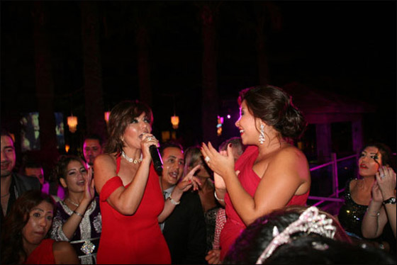 شيرين تنفي توقف نشاطها الفني بظهورها في حفلات الزفاف! صورة رقم 4 شيرين تنفي توقف نشاطها الفني بظهورها في حفلات الزفاف! صورة رقم 4