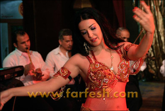 سمية الخشاب تنفي إشاعة سفرها الى لبنان لشراء بدلات رقص! صورة رقم 7 سمية الخشاب تنفي إشاعة سفرها الى لبنان لشراء بدلات رقص! صورة رقم 7