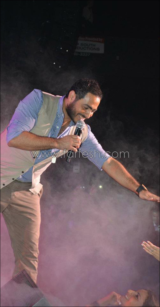 في سابقة جديدة.. تامر حسني يعلن خطوبة شاب وفتاة في حفله! صورة رقم 9 في سابقة جديدة.. تامر حسني يعلن خطوبة شاب وفتاة في حفله! صورة رقم 9