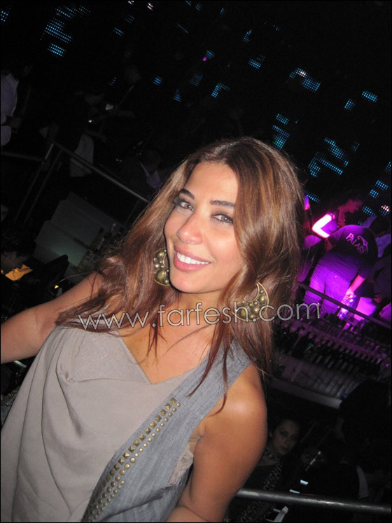 نانسي ياسين تفقد والدها ومسلسلات اون لاين يعزيها   صورة رقم 11