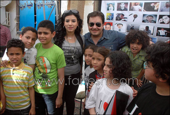 بالصور.. تامر حسني يكرّم أسر الشهداء وسط حالة من الشجن! صورة رقم 3