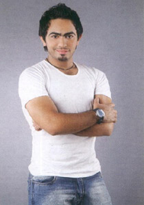 تامر حسني: عندما رآني أحمد زكي وهو في محنة مرضه اصبح سعيدا! صورة رقم 1