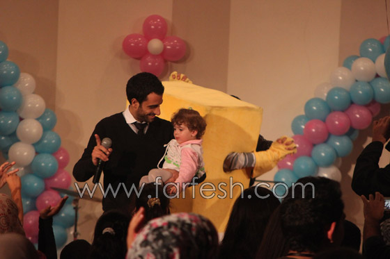 طوني قطان يرسم البسمة على أطفال SOS  ويدعو بالرحمة لأطفال غزة صورة رقم 6