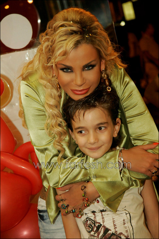 فيفيان تفاجيء حيفاوي وهواري بعيد ميلادهما! صورة رقم 2 فيفيان تفاجيء حيفاوي وهواري بعيد ميلادهما! صورة رقم 2