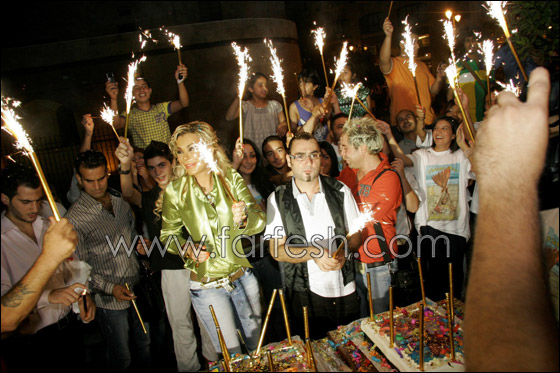 فيفيان تفاجيء حيفاوي وهواري بعيد ميلادهما! صورة رقم 4 فيفيان تفاجيء حيفاوي وهواري بعيد ميلادهما! صورة رقم 4