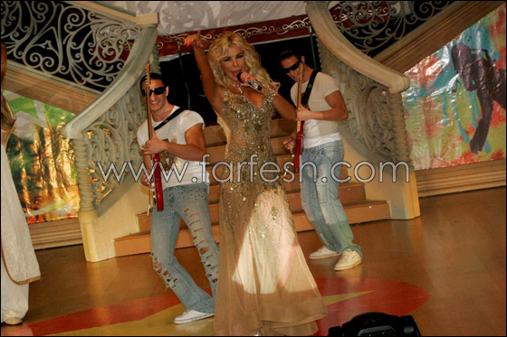 فيفيان تفاجيء حيفاوي وهواري بعيد ميلادهما! صورة رقم 15 فيفيان تفاجيء حيفاوي وهواري بعيد ميلادهما! صورة رقم 15