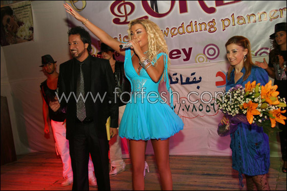 بالصور.. فيفيان عازار تمتع حشدا كبيرا بالبنت اللبنانية!! صورة رقم 1 بالصور.. فيفيان عازار تمتع حشدا كبيرا بالبنت اللبنانية!! صورة رقم 1