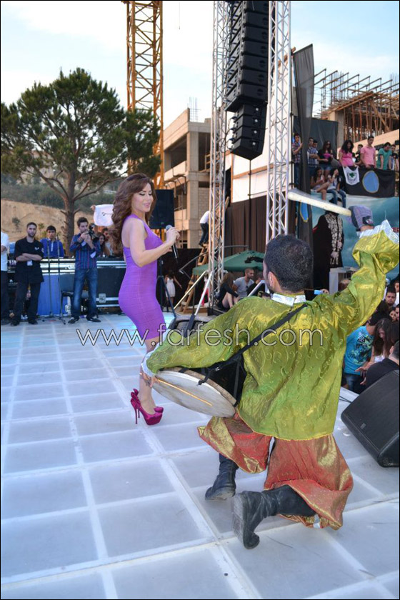 في مهرجان طرابلس.. فيفيان مراد تغني الديو الذي سجلته مع ملحم زين صورة رقم 2 في مهرجان طرابلس.. فيفيان مراد تغني الديو الذي سجلته مع ملحم زين صورة رقم 2