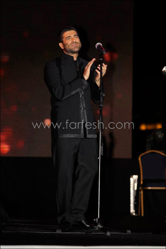 اشتعال الحرب بين معجبي نوال ووائل بحفل ليالي دبي!  صورة رقم 24