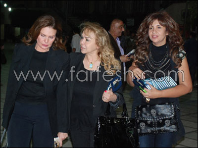 بالصور.. فنانون وسفراء ووزراء يشاركون بعزاء وردة في القاهرة صورة رقم 13