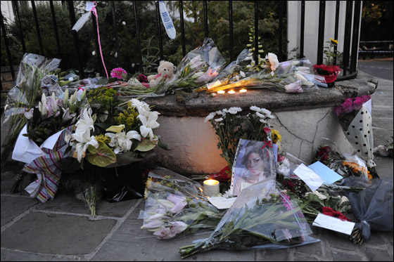 بوفاتها.. إيمي وينهاوس تنضمّ إلى بوفاتها.. إيمي وينهاوس تنضمّ إلى