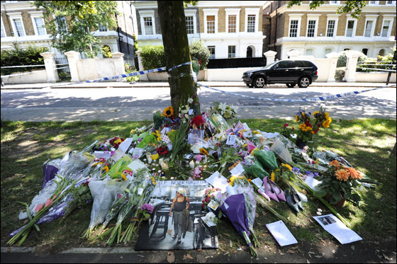 بوفاتها.. إيمي وينهاوس تنضمّ إلى بوفاتها.. إيمي وينهاوس تنضمّ إلى