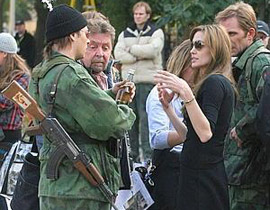 أنجلينا توضح سوء فهم علاقة الحب بين محجبة وجلادها الصربي صورة رقم 1 أنجلينا توضح سوء فهم علاقة الحب بين محجبة وجلادها الصربي صورة رقم 1