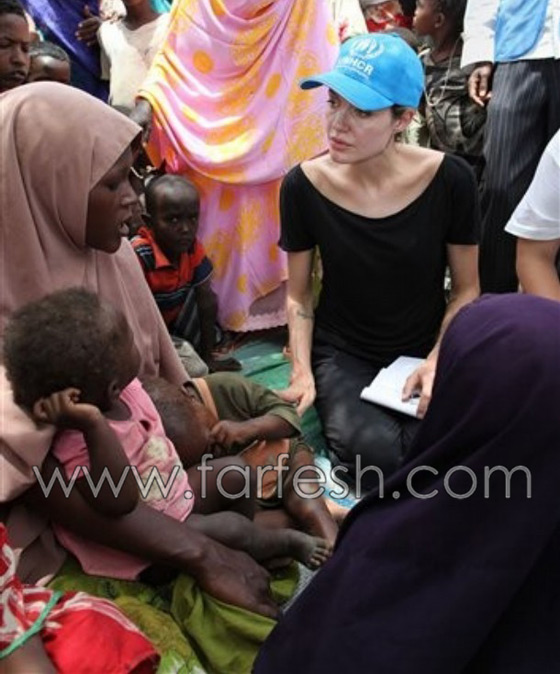 أنجلينا توضح سوء فهم علاقة الحب بين محجبة وجلادها الصربي صورة رقم 27 أنجلينا توضح سوء فهم علاقة الحب بين محجبة وجلادها الصربي صورة رقم 27