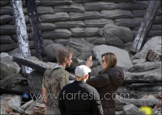 ماذا حصل مع جولي في أول تجربة اخراج سينمائي؟؟ صورة رقم 3 ماذا حصل مع جولي في أول تجربة اخراج سينمائي؟؟ صورة رقم 3