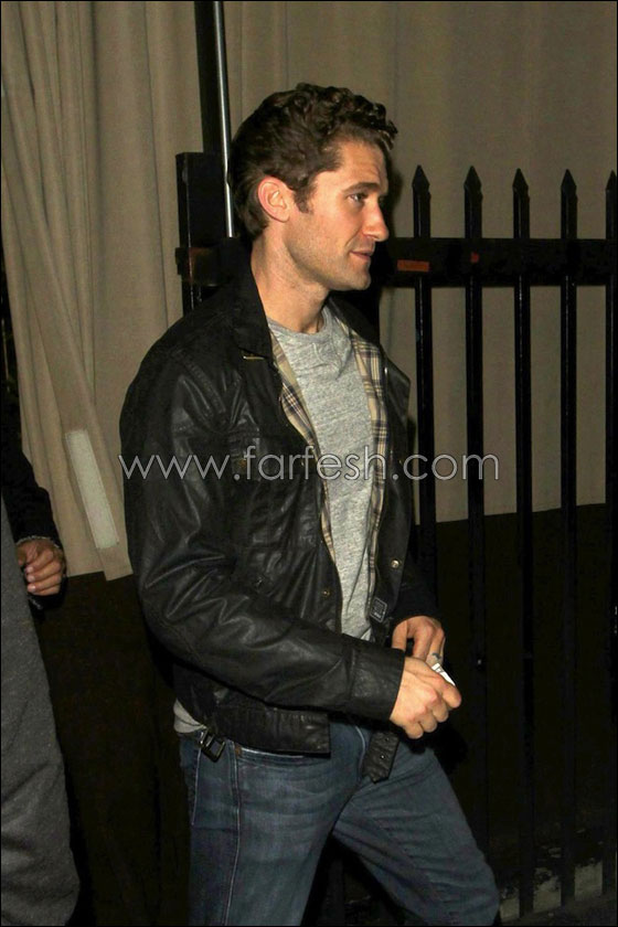 بغياب حبيبها المفترض كاميرون برفقة بطل مسلسل بغياب حبيبها المفترض كاميرون برفقة بطل مسلسل