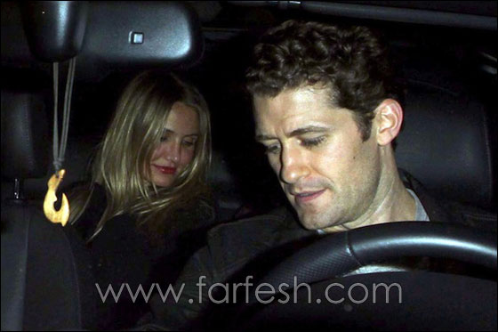 بغياب حبيبها المفترض كاميرون برفقة بطل مسلسل بغياب حبيبها المفترض كاميرون برفقة بطل مسلسل