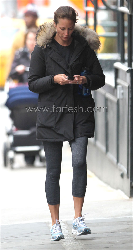 عارضة مشهورة تنهي تمارينها الرياضية بفضيحة مضحكة!!! صورة رقم 5 عارضة مشهورة تنهي تمارينها الرياضية بفضيحة مضحكة!!! صورة رقم 5