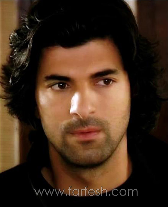 اليكم ما لا تعرفونه عن الممثل التركي إنجين أكيوريك 