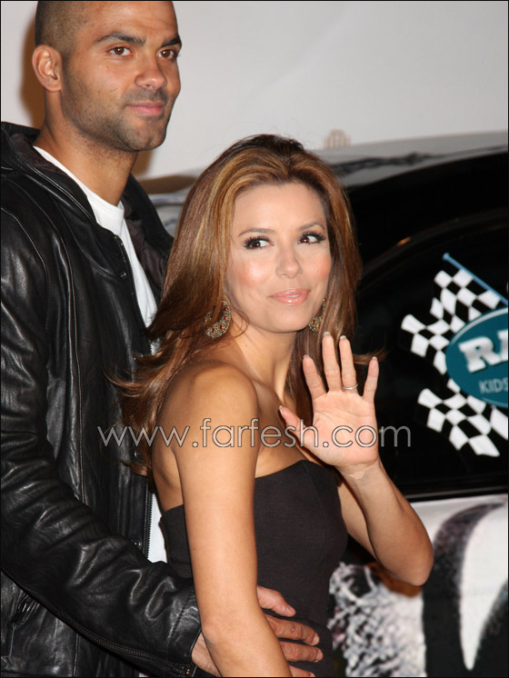 باركر يسير على خطى زوجته إيفا لونغوريا ويطلب الطلاق! صورة رقم 2 باركر يسير على خطى زوجته إيفا لونغوريا ويطلب الطلاق! صورة رقم 2