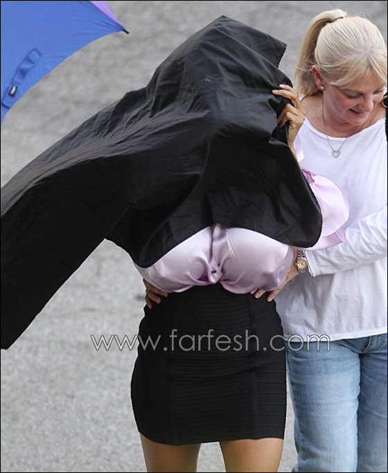 سحر الماكياج ينفخ صدر ووجه هالي بيري صورة رقم 3 سحر الماكياج ينفخ صدر ووجه هالي بيري صورة رقم 3