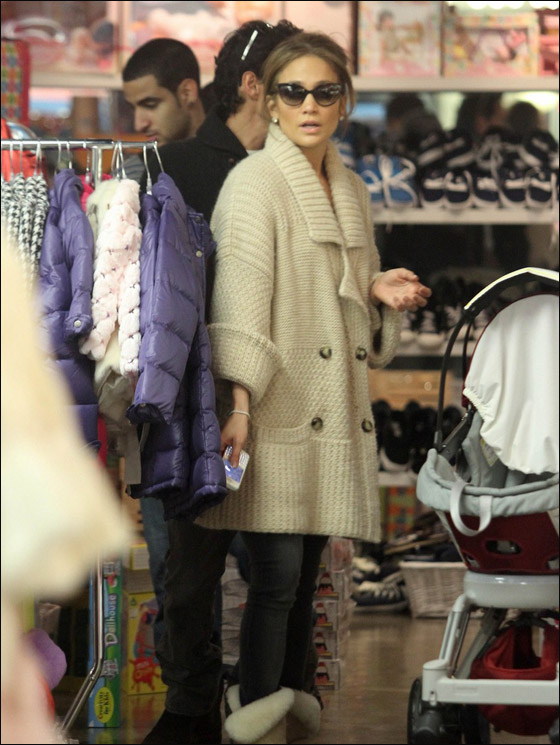 جنيفر لوبيز.. هل أنت حامل؟!! صورة رقم 10 جنيفر لوبيز.. هل أنت حامل؟!! صورة رقم 10