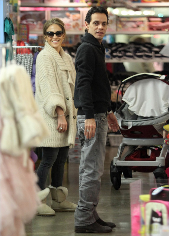 جنيفر لوبيز.. هل أنت حامل؟!! صورة رقم 7 جنيفر لوبيز.. هل أنت حامل؟!! صورة رقم 7