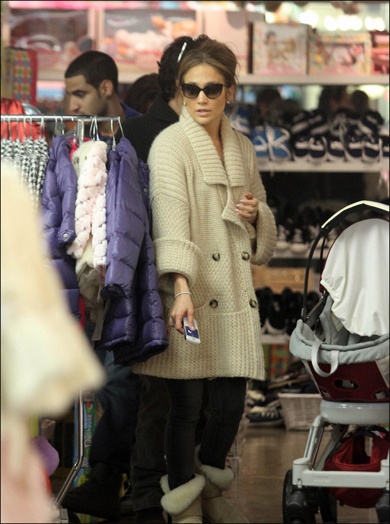 جنيفر لوبيز.. هل أنت حامل؟!! صورة رقم 6 جنيفر لوبيز.. هل أنت حامل؟!! صورة رقم 6