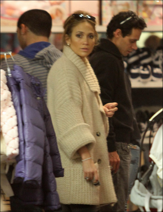 جنيفر لوبيز.. هل أنت حامل؟!! صورة رقم 4 جنيفر لوبيز.. هل أنت حامل؟!! صورة رقم 4