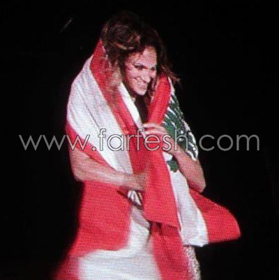 بالصور: جينفر لوبيز تحمل العلم اللبناني في حفلها بدبي صورة رقم 4 بالصور: جينفر لوبيز تحمل العلم اللبناني في حفلها بدبي صورة رقم 4