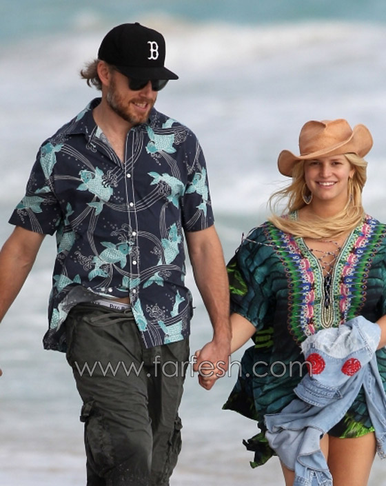 بالصور.. جيسيكا سيمبسون برفقة خطيبها على شاطئ هاواي! صورة رقم 3 بالصور.. جيسيكا سيمبسون برفقة خطيبها على شاطئ هاواي! صورة رقم 3