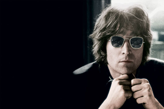 طرح البوم وقعه جون لينون قبل اغتياله للبيع مقابل 850 الف! صورة رقم 3 طرح البوم وقعه جون لينون قبل اغتياله للبيع مقابل 850 الف! صورة رقم 3