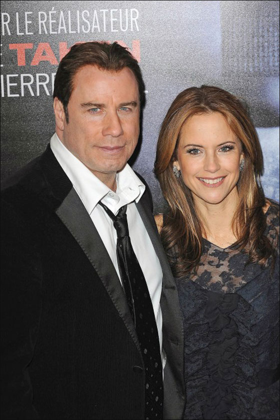 طفل جون ترافولتا الرضيع يحصل على لقب طفل جون ترافولتا الرضيع يحصل على لقب