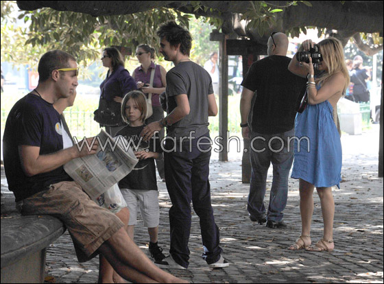 الجميلة كيت هودسون في الارجنتين بفستان ازرق يبرز حملها!  صورة رقم 5