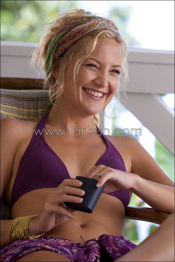 الجميلة كيت هودسون في الارجنتين بفستان ازرق يبرز حملها!  صورة رقم 17