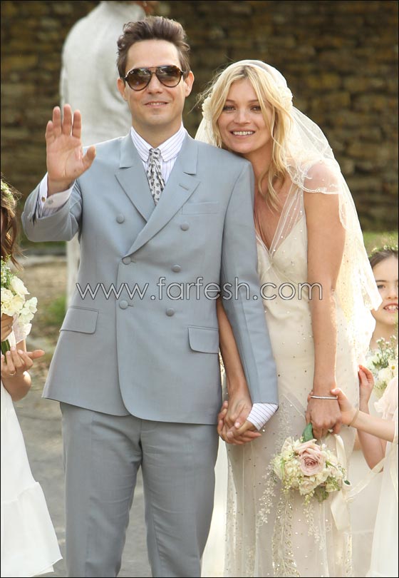 مبروك.. كيت موس وجيمي هينس يتزوجان في كنيسة ريفية!  صورة رقم 1