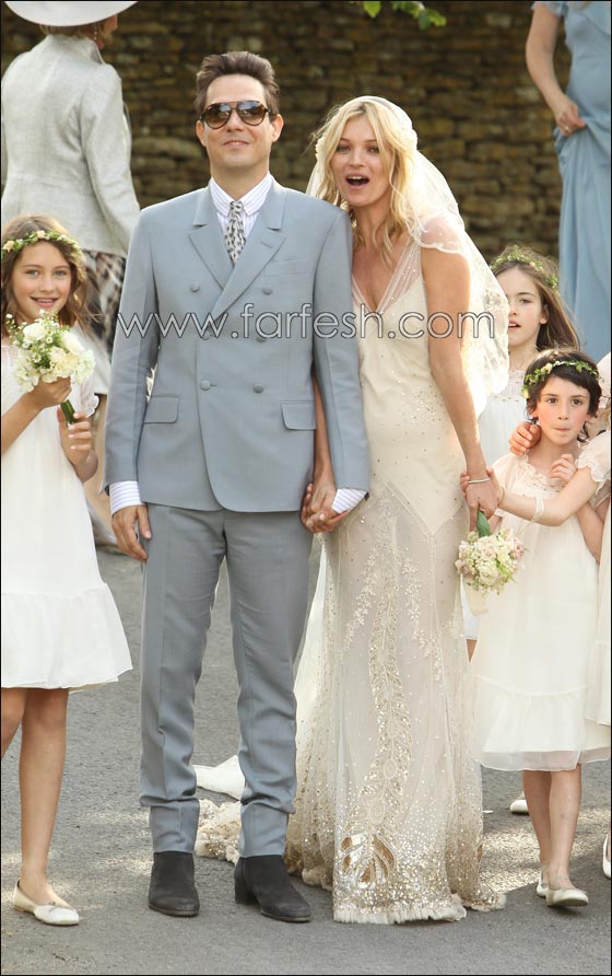 مبروك.. كيت موس وجيمي هينس يتزوجان في كنيسة ريفية!  صورة رقم 7