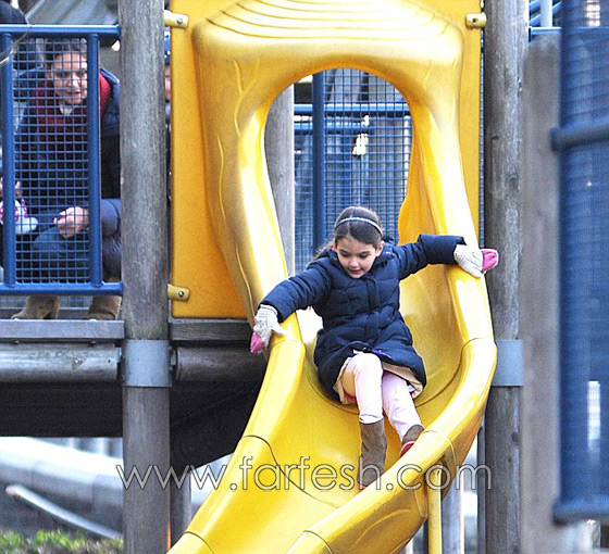 لماذا منعت النجمة كاتي هولمز من حمل ابنتها؟! صورة رقم 3 لماذا منعت النجمة كاتي هولمز من حمل ابنتها؟! صورة رقم 3