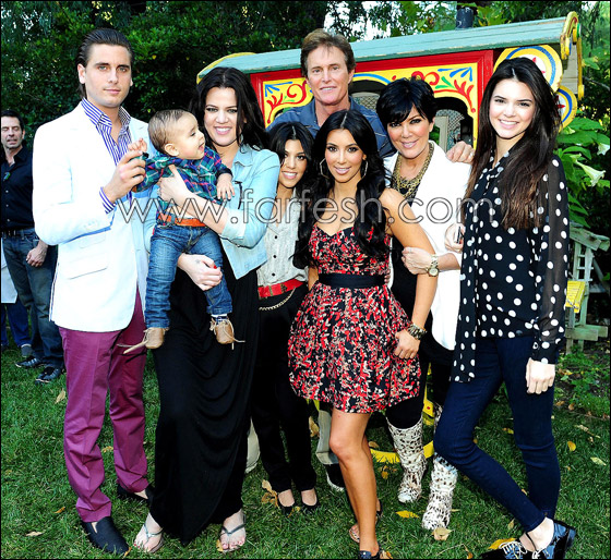 الكاردشيانز سيطلقن مجموعة ازياء جديدة باسعار زهيدة! صورة رقم 2 الكاردشيانز سيطلقن مجموعة ازياء جديدة باسعار زهيدة! صورة رقم 2