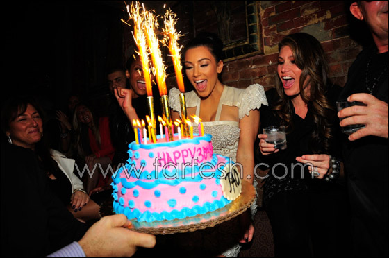 الكاردشيانز سيطلقن مجموعة ازياء جديدة باسعار زهيدة! صورة رقم 21 الكاردشيانز سيطلقن مجموعة ازياء جديدة باسعار زهيدة! صورة رقم 21