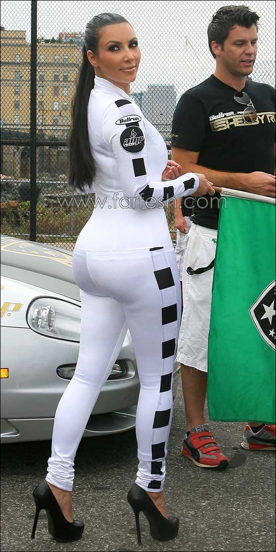 بالصور: كيم كاردشيان في بكيني مثير وجريء جدا  صورة رقم 21