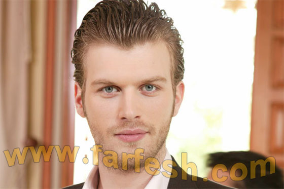 السر وراء صورة مهند بالمكياج بجانب العارضة شبه المنزوعة! صورة رقم 27 السر وراء صورة مهند بالمكياج بجانب العارضة شبه المنزوعة! صورة رقم 27