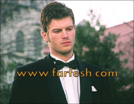 السر وراء صورة مهند بالمكياج بجانب العارضة شبه المنزوعة! صورة رقم 33 السر وراء صورة مهند بالمكياج بجانب العارضة شبه المنزوعة! صورة رقم 33